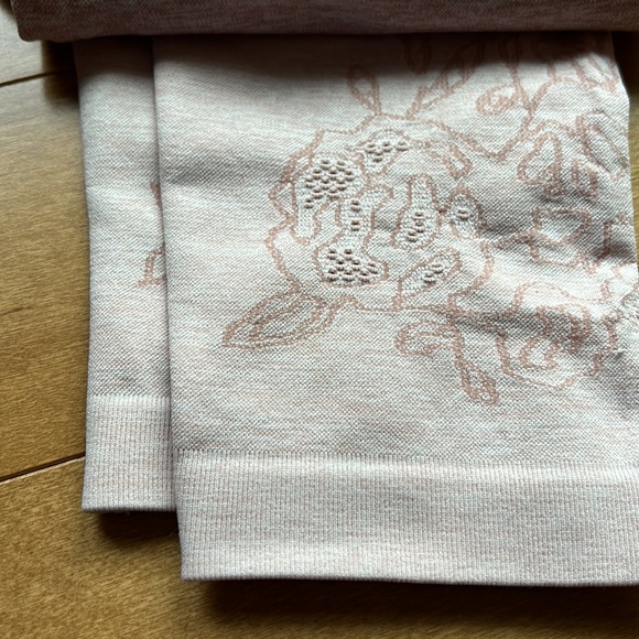 Calia Leggings - Picture 7 of 7